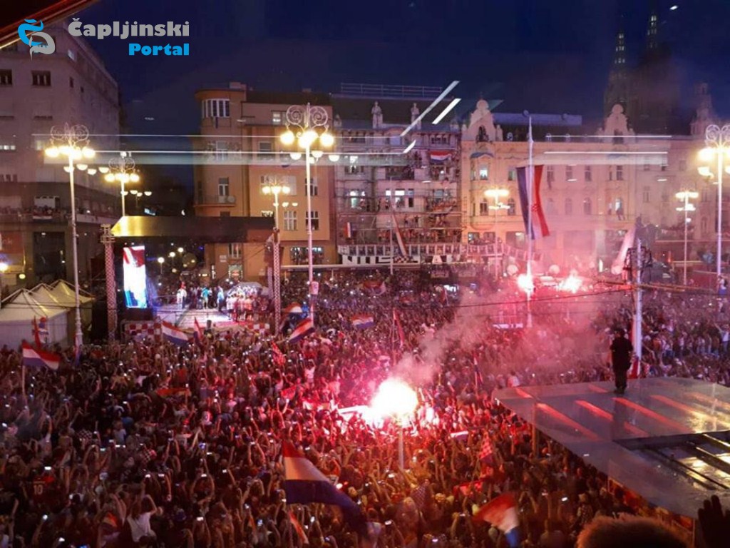 FOTO | VIDEO | Čapljinci dočekali Vatrene; trgom se ori ‘Moja Hercegovina’