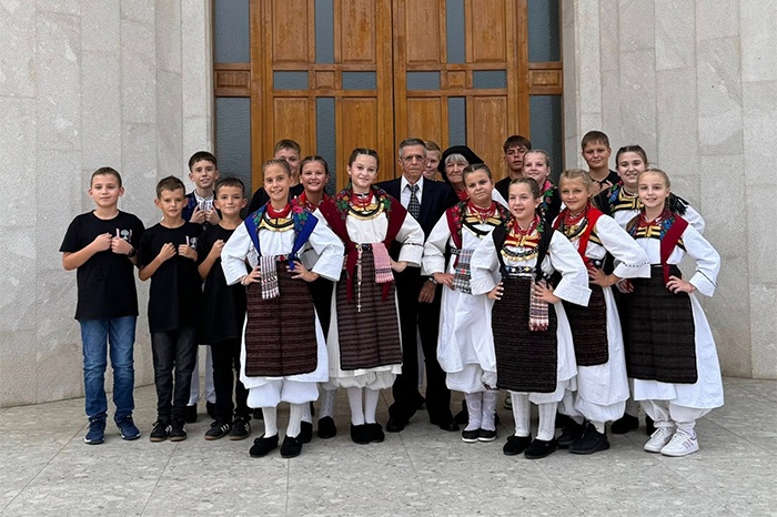 FOTO | Dva zlatna pira u Bobanovu: 50 godina ljubavi pretočenih u slavlje zajedništva