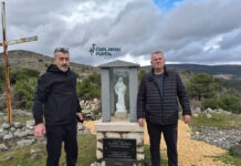 FOTO | Gospin kip ponovno krasi Gradinu: Zajedništvom obnovili spomen-obilježje