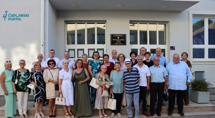 FOTO | Nakon 45 godina ponovno zajedno: Generacija čapljinskih poljoprivrednih tehničara vratila se tamo gdje je sve počelo