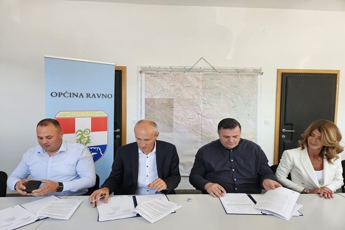 hutovo ravno cesta