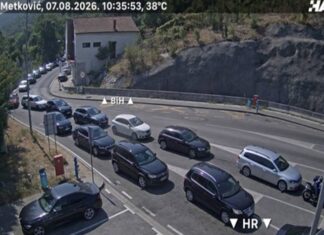 Stigao je vikend, a s njim i duge kolone na graničnim prijelazima