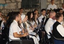 FOTO | Trebižat ponovno pokazao snagu svoje tradicije: Večer pjesme, glazbe i zajedništva