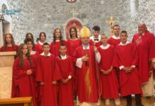 FOTO | Gabela svečano proslavila blagdan sv. Stjepana: Biskup Petar Palić krizmao 13 mladih