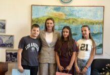 FOTO | Uručene nagrade učenicima za najbolje likovne radove povodom Dana planeta Zemlje