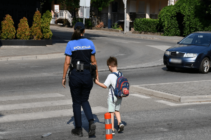 djeca policija skola pjesacki