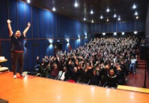 FOTO | Bloger Krule oduševio Čapljinu: 250 posjetitelja plakalo od smijeha u prepunom kinu Mogorjelo!